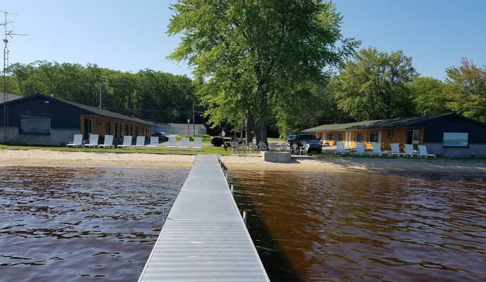 Reflections on the Lake (Gas Lite Manor) - From Web Listing (newer photo)